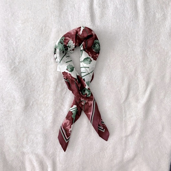 NWT Authentic Gucci Floral Deep Love Silk Scarf - Picture 4 of 11
